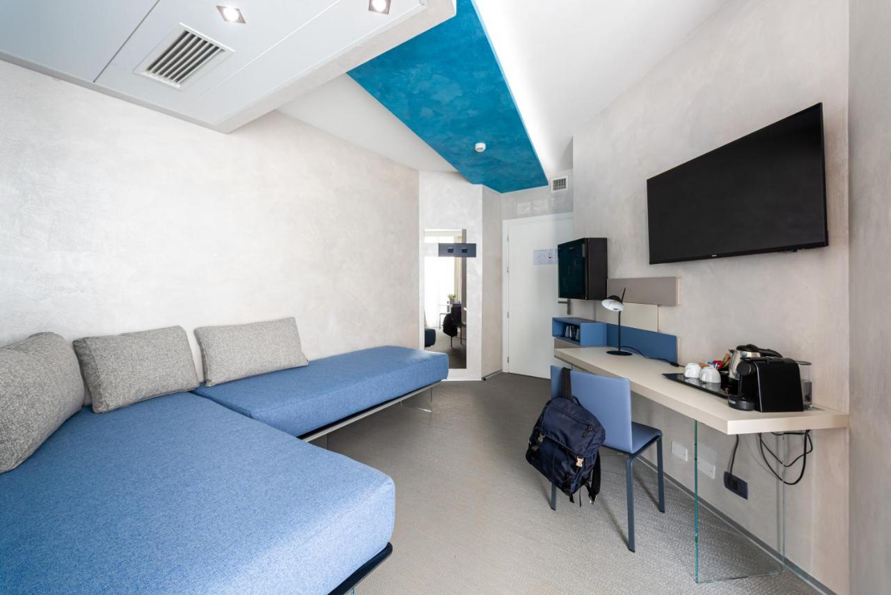 Suite with Spa Bath,1263835996:JPEG