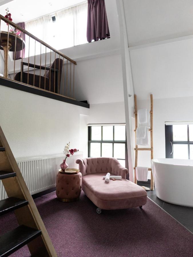 King Suite Bath
