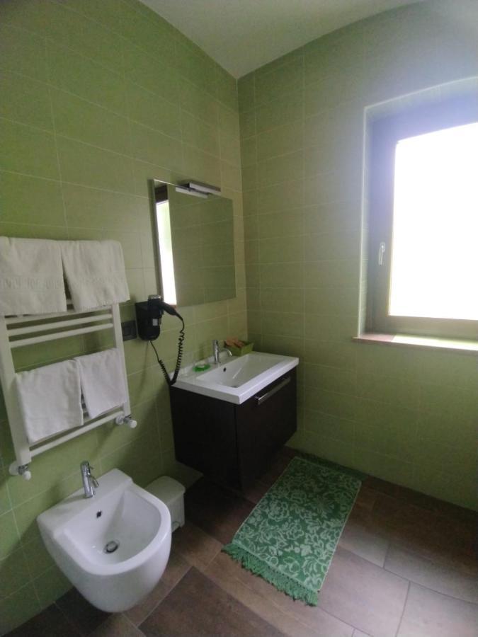 Double or Twin Room Bathroom