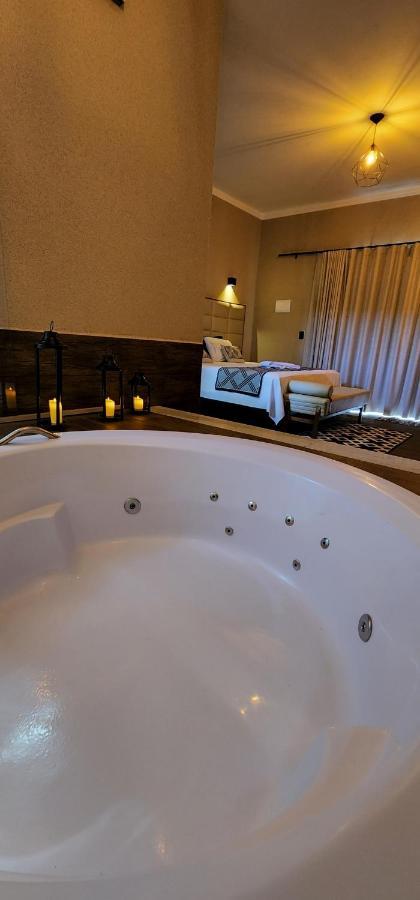Deluxe Suite Spa Bath