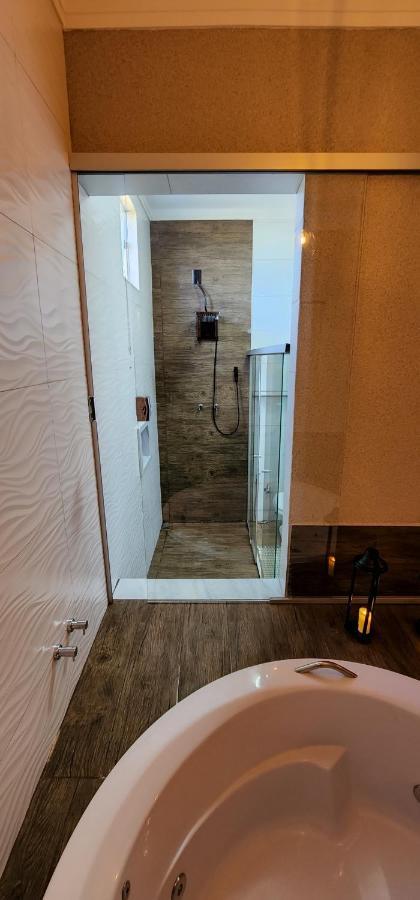 Deluxe Suite Spa Bath