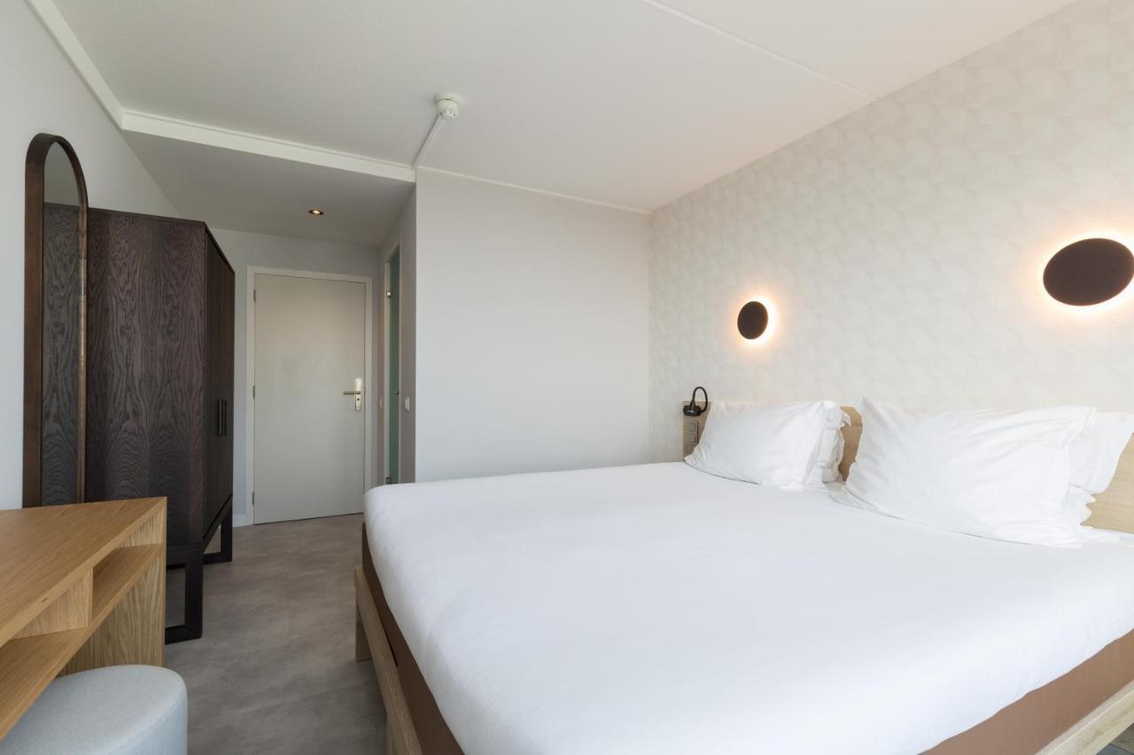 Zimmer mit Kingsize-Bett