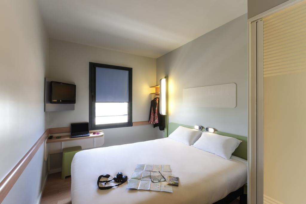 Standard Double Room City Side
