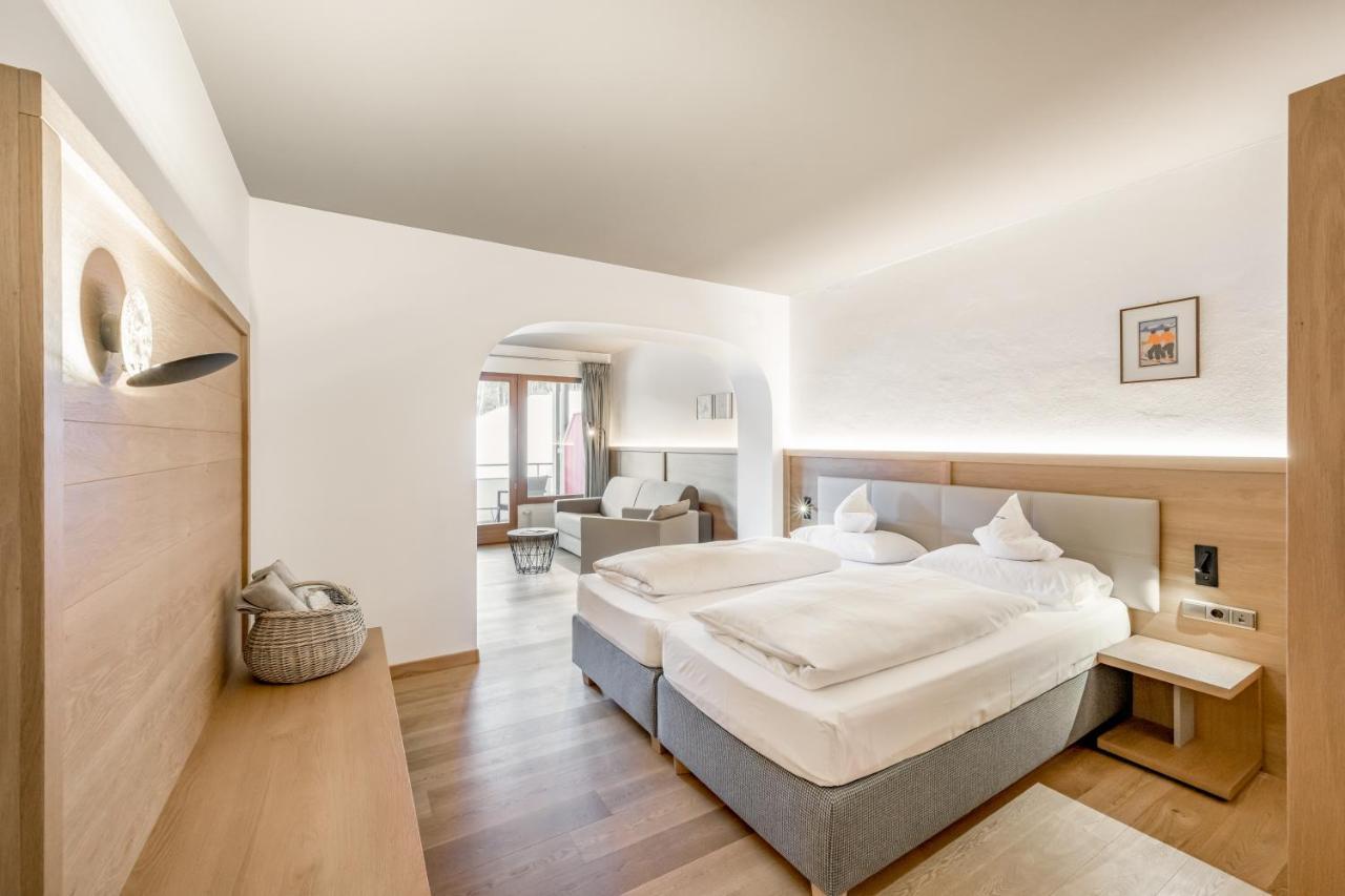 Deluxe Double Room with Balcony,1559654767:JPEG