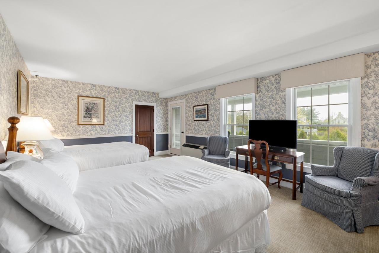 Deluxe Queen Room Two Queen Beds