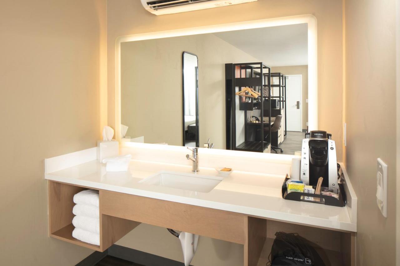 Premium Room, with California King Bed - Disability Access