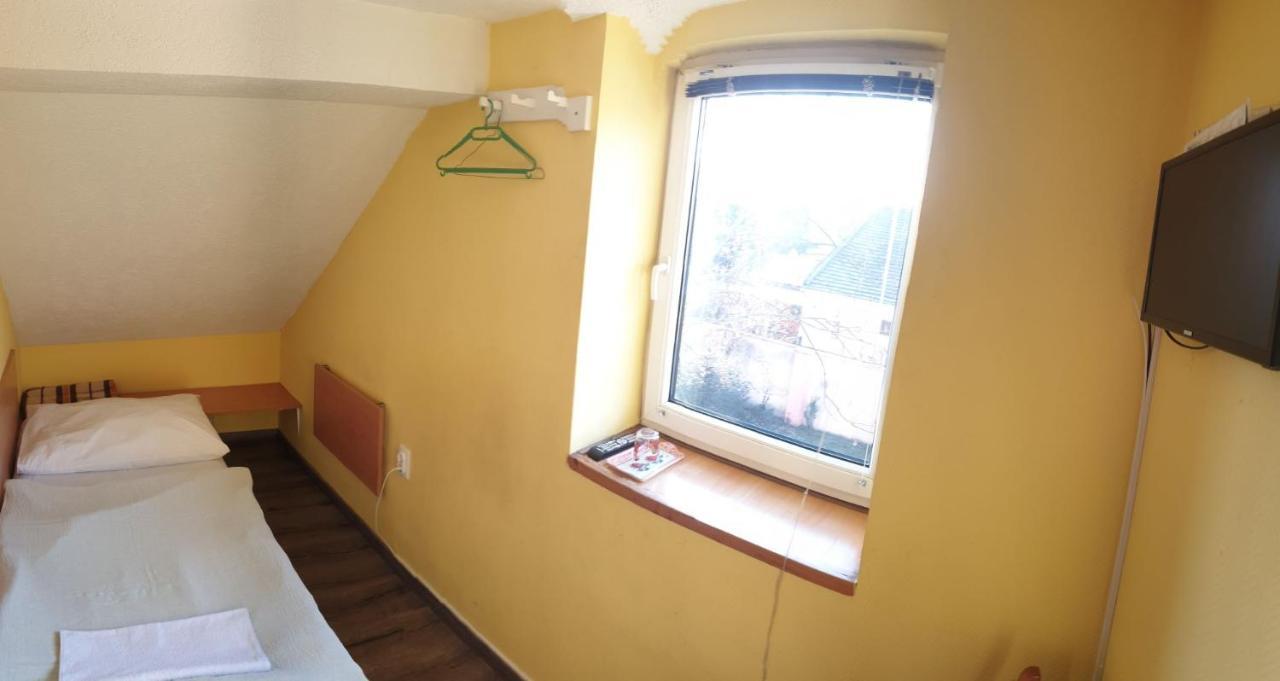 Single Room Shared Shower Toilet