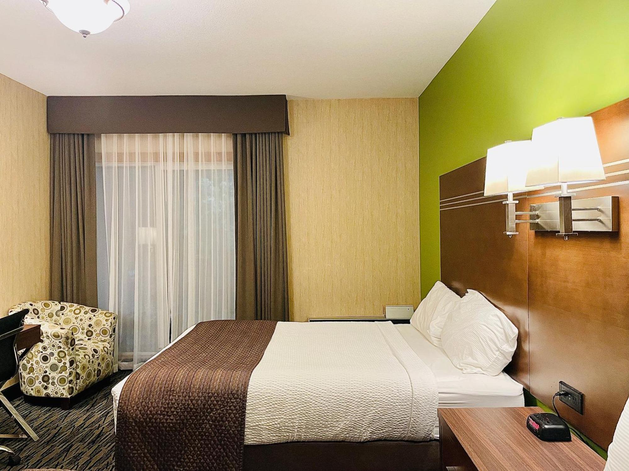 Queen Room Two Queen Beds