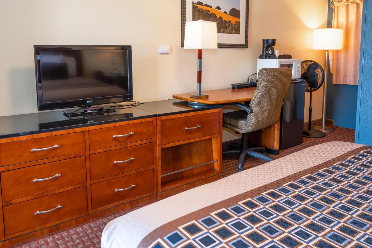 Standard Queen Room