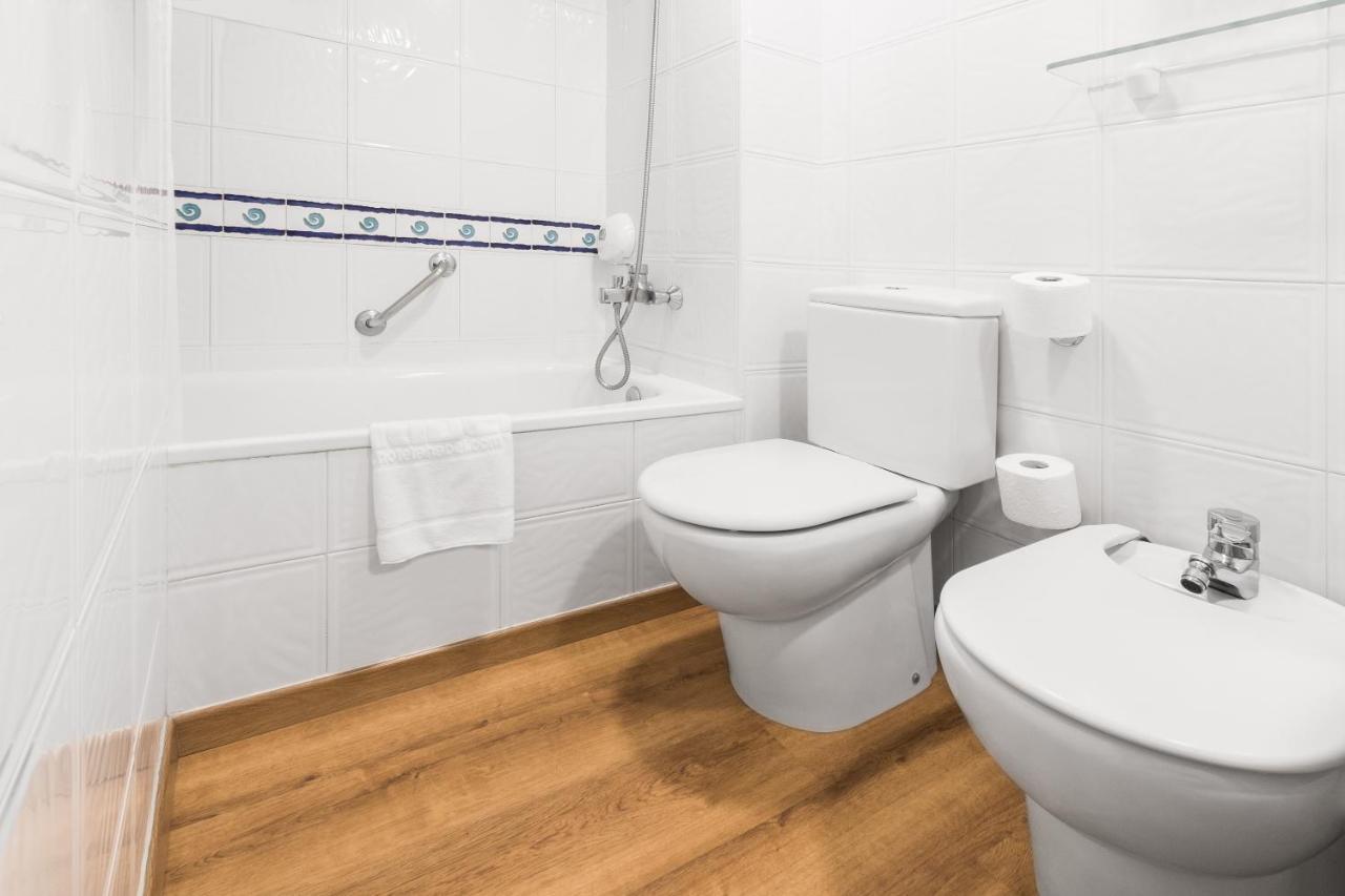 Twin Room,1431989344:JPEG