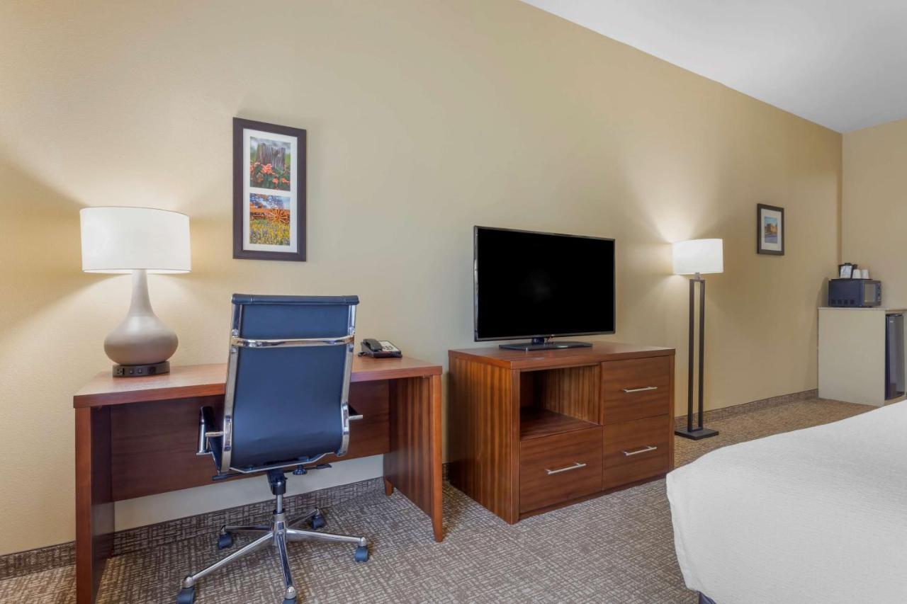 King Suite Whirlpool
