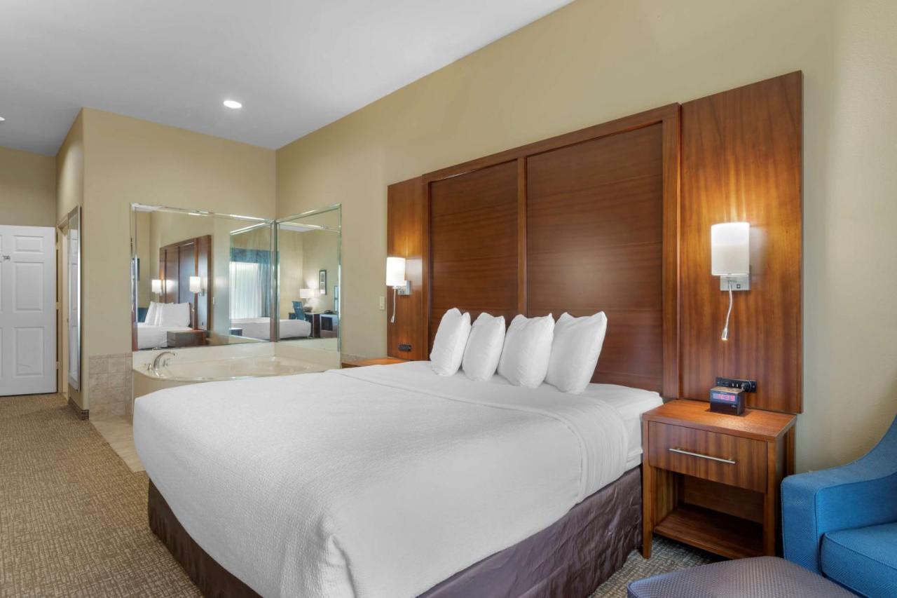 King Suite Whirlpool