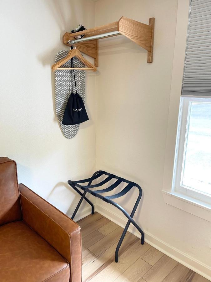 Deluxe Queen Suite