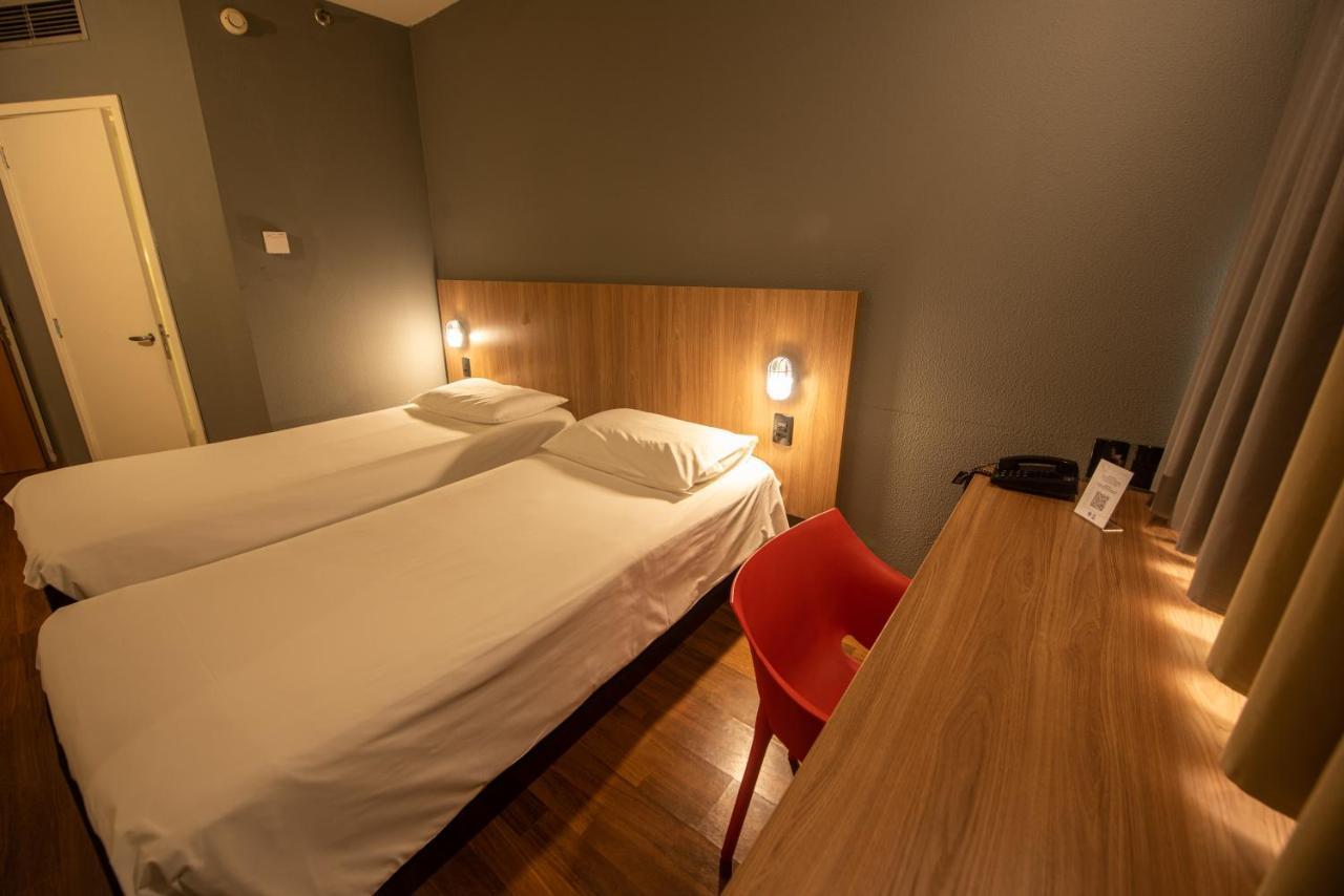 Standard Room Two Single Beds