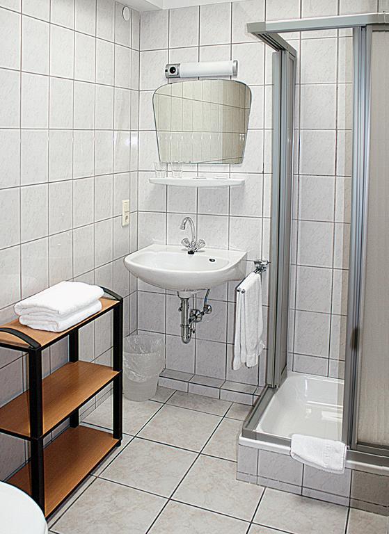 Einzelzimmer mit Bad