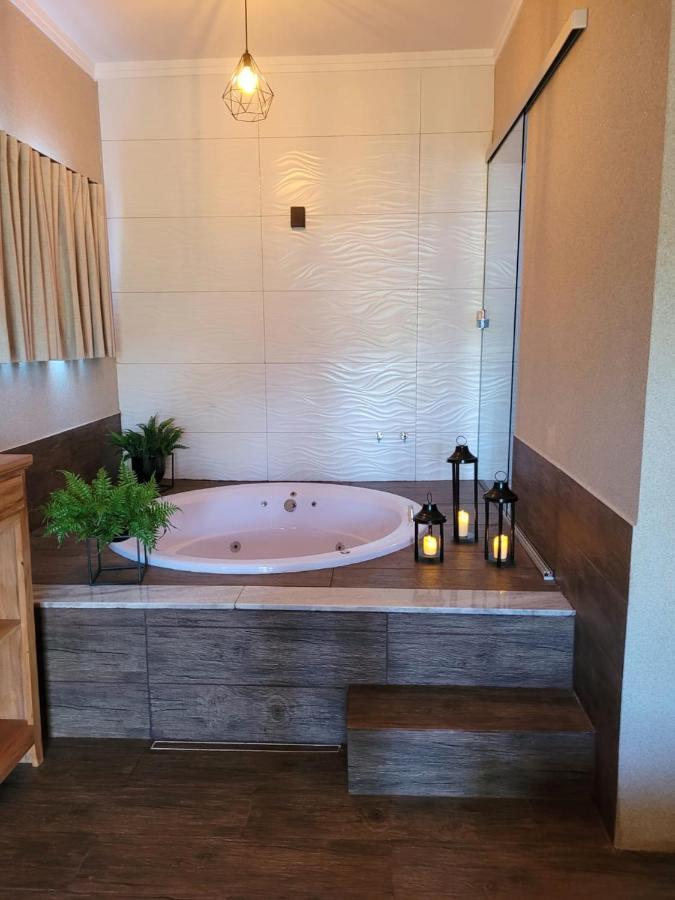 Deluxe Suite Spa Bath