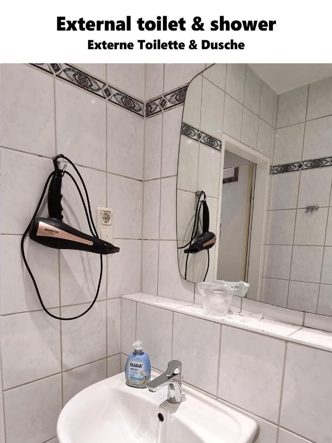 Zweibettzimmer mit Gemeinschaftsbad