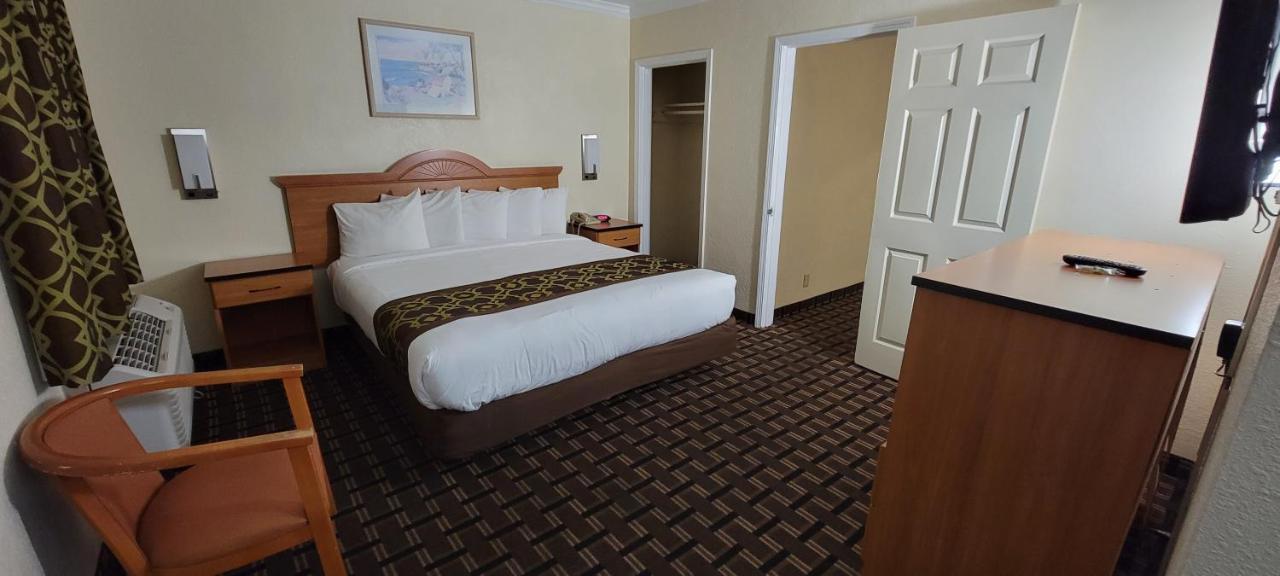 Deluxe King Queen Suite Kitchenette Non Smoking