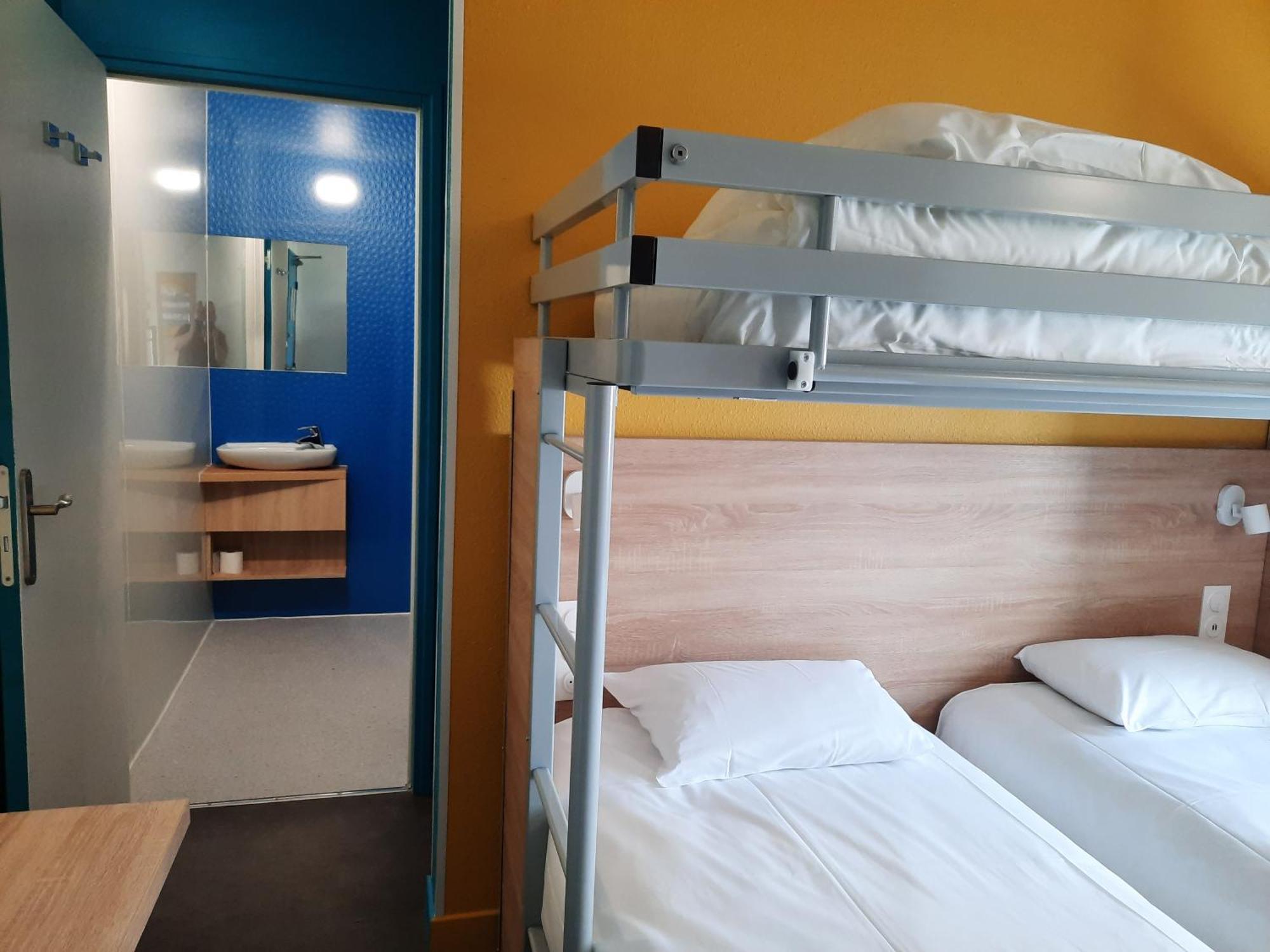 3 Single Beds