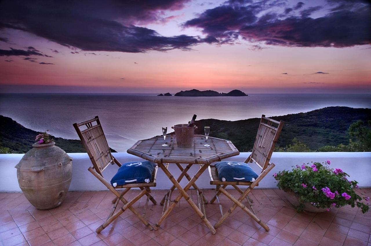 Double or Twin Room Sea View