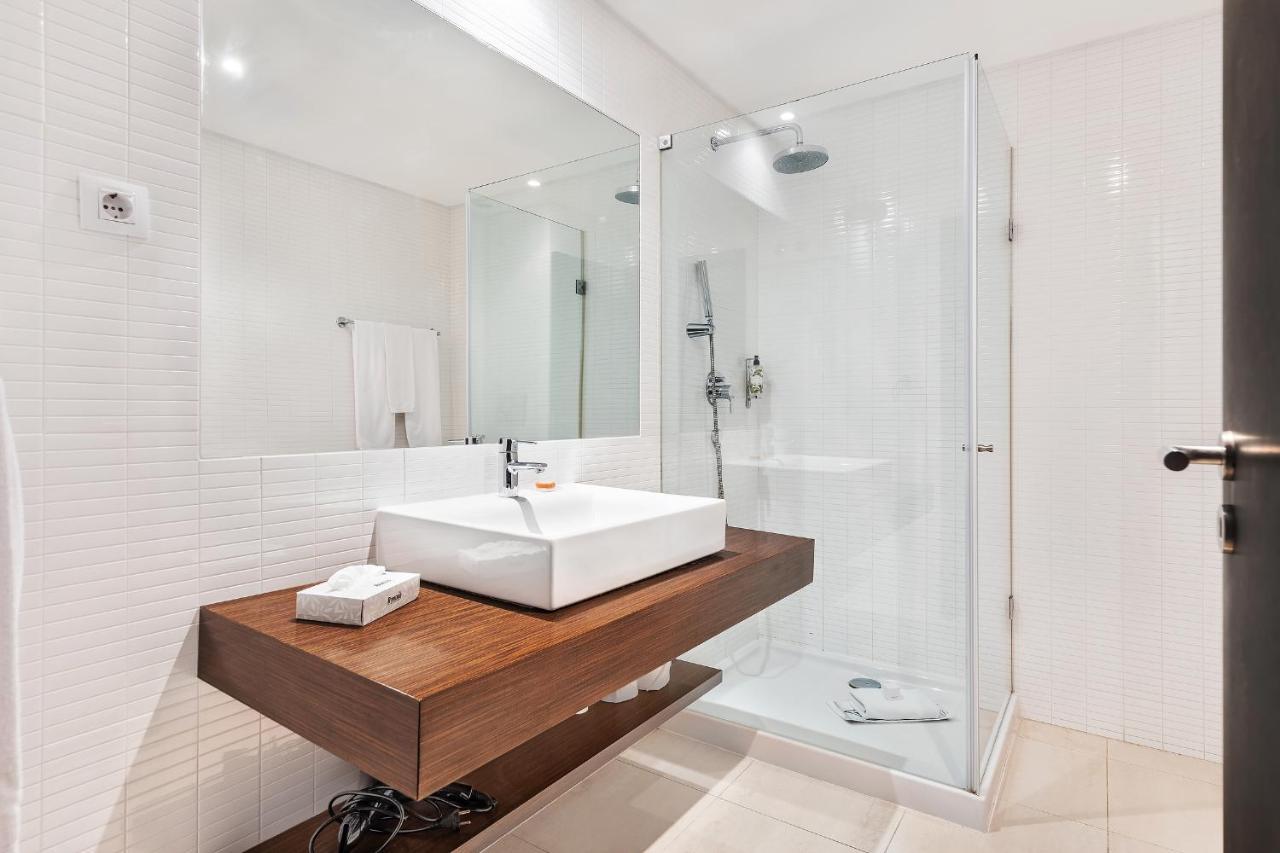 Two-Bedroom Apartment Golf View