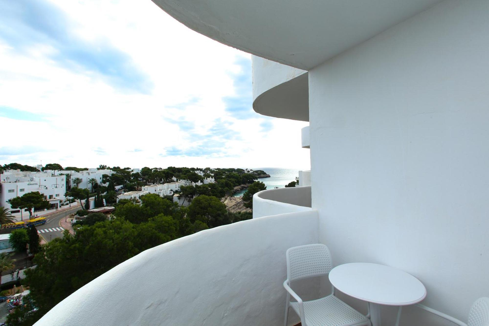 Double or Twin Room Partial Sea View