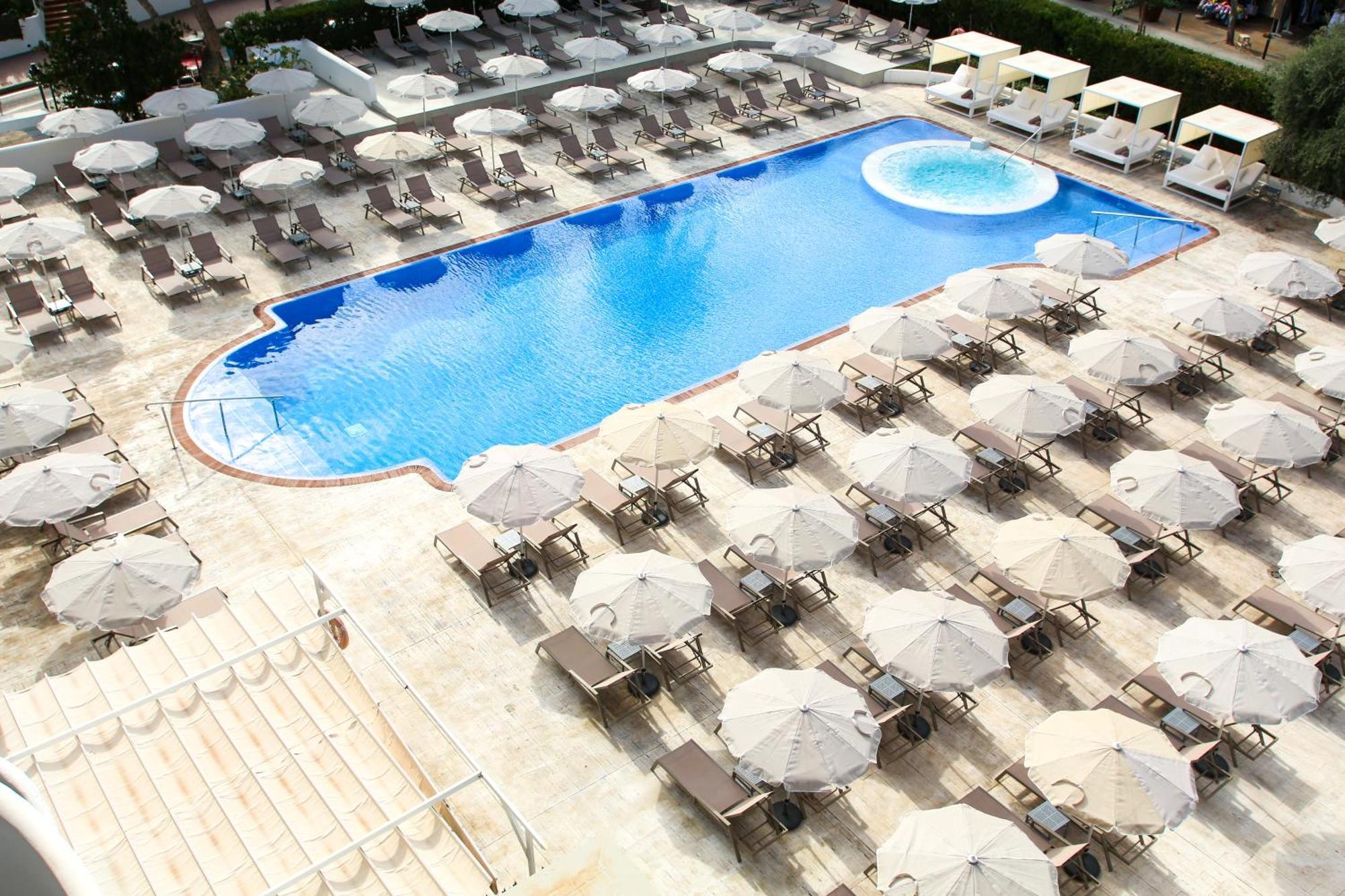 Double Room Pool View