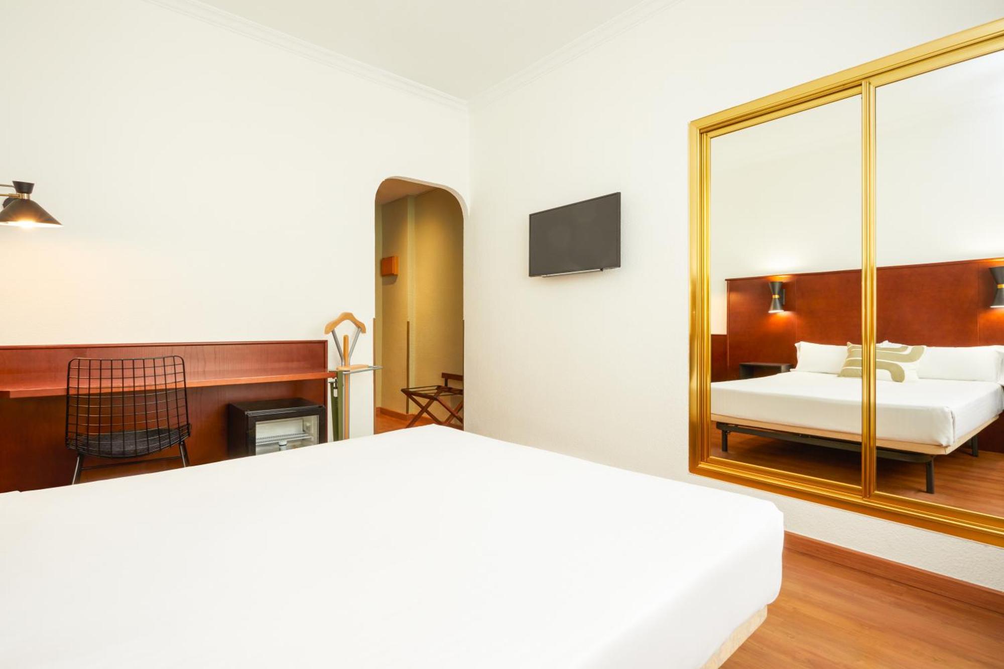 Double Room,1436367367:JPEG