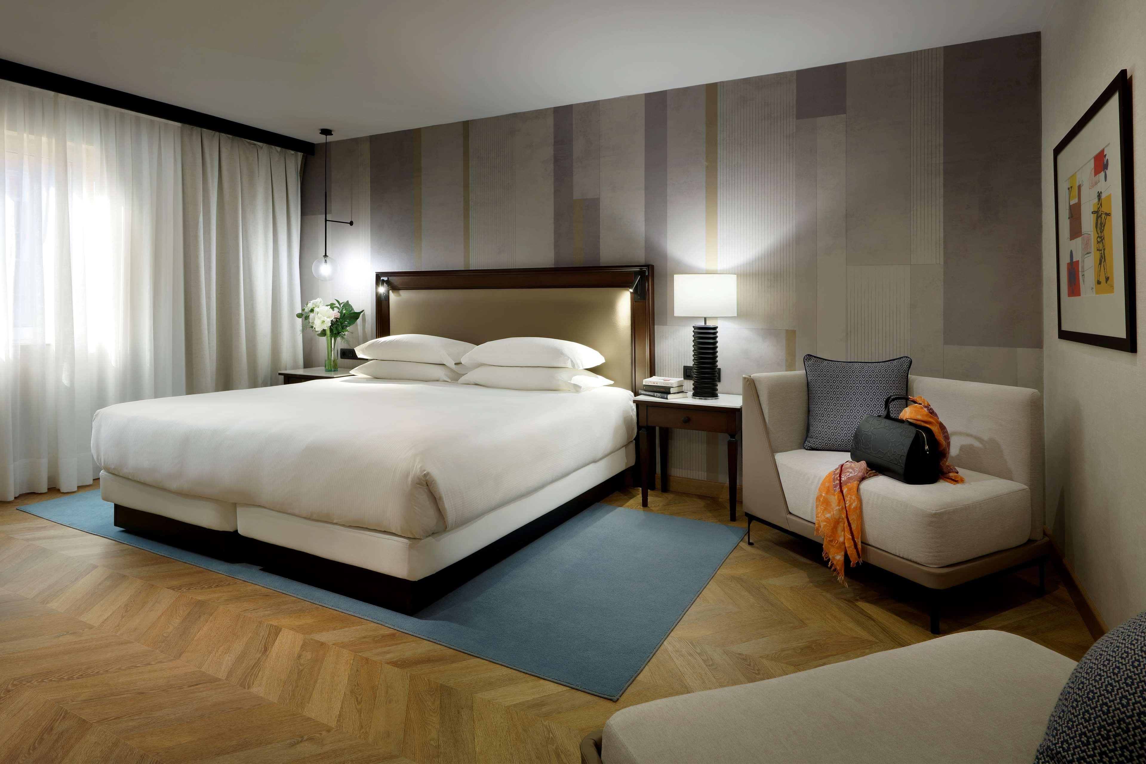 Deluxe King Room,1769487832:JPEG