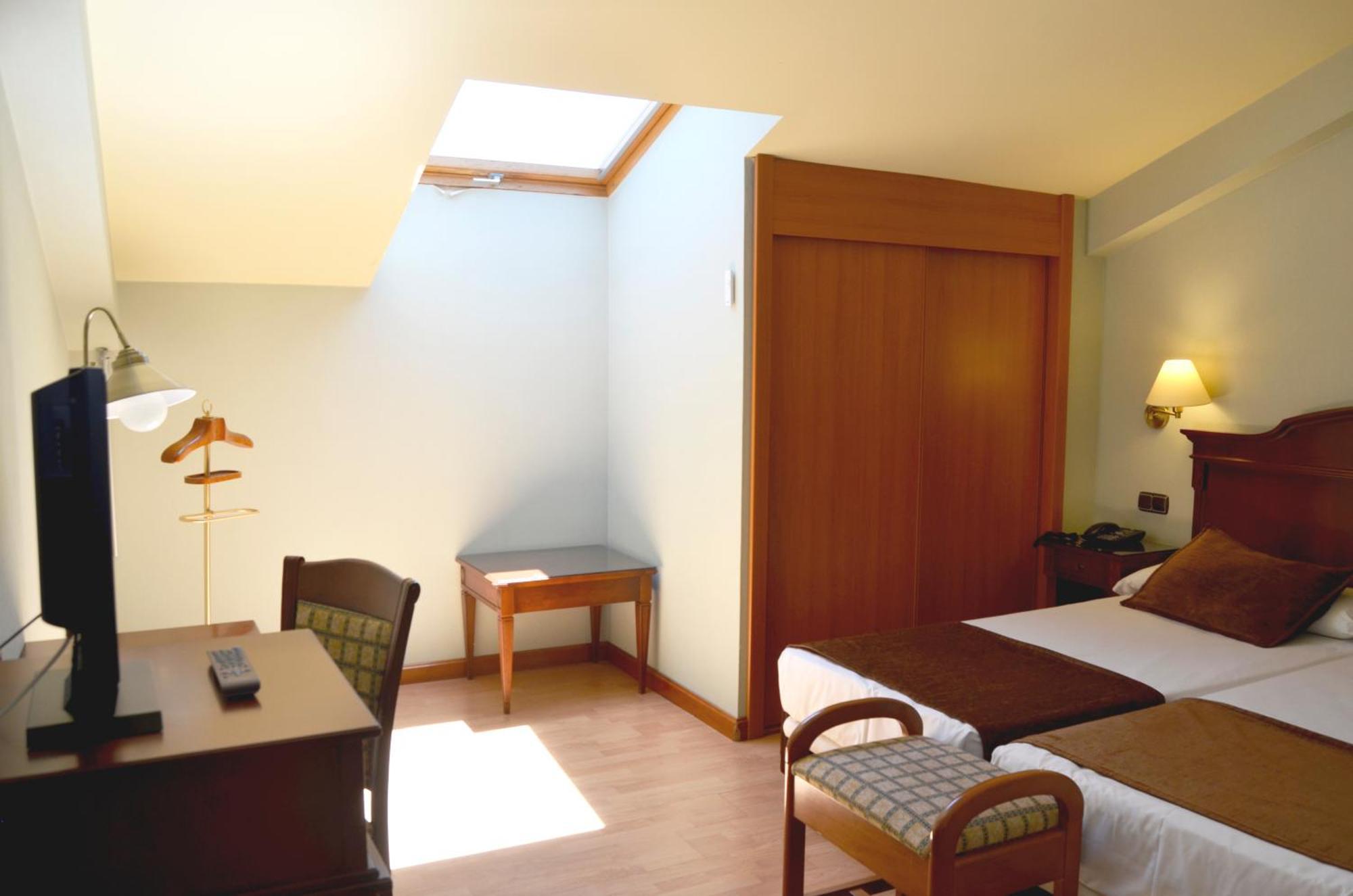 Twin Room Mansard