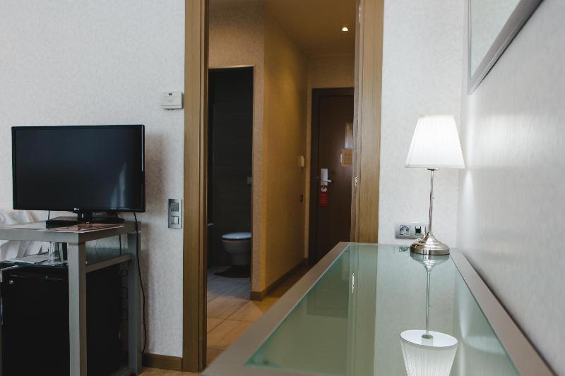 Triple Room,1207660825:JPEG