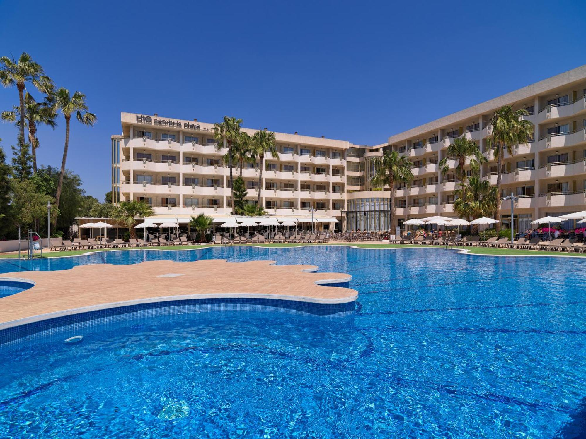 Double or Twin Room Pool View