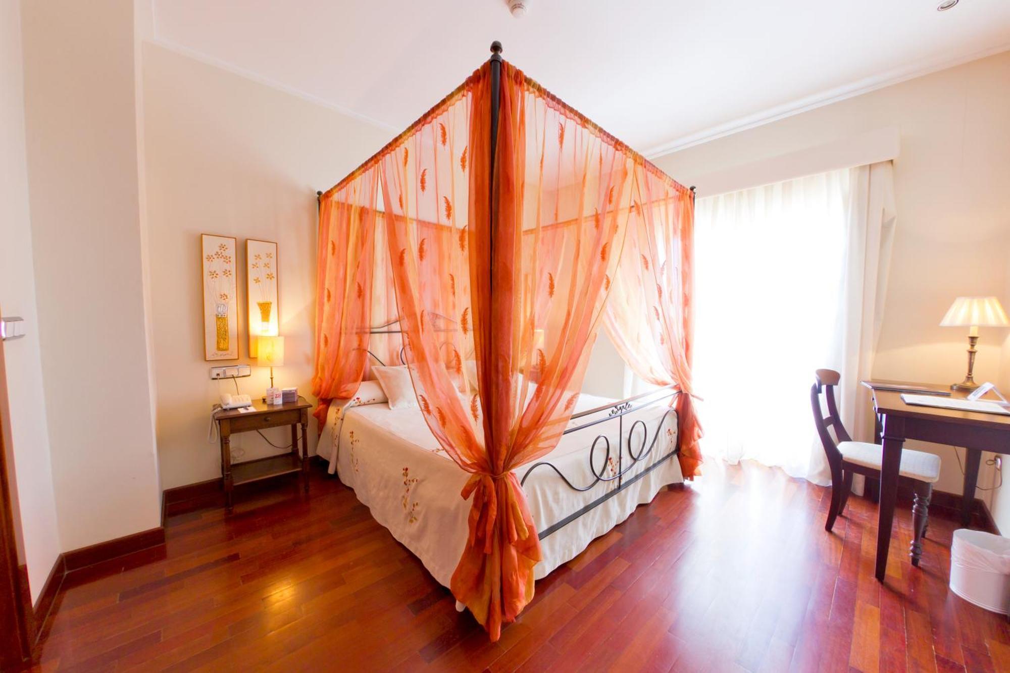 Junior Suite,65869960:JPEG