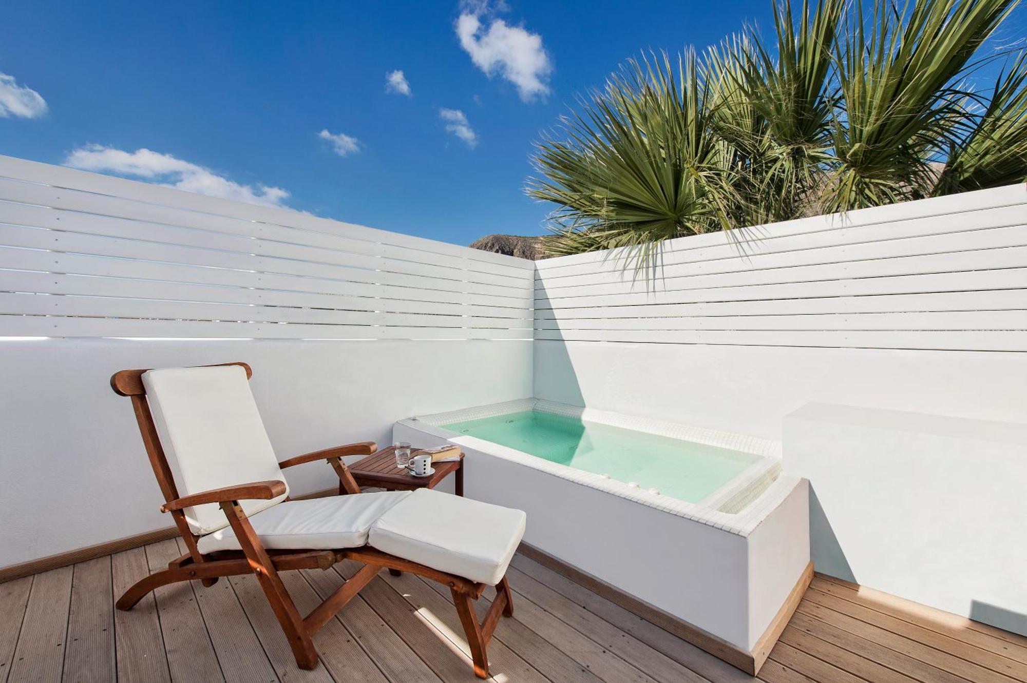 Junior Suite Outdoor Whirlpool