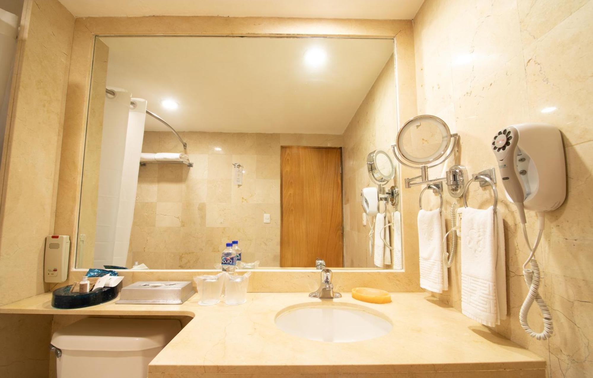 Superior King Room,1498491175:JPEG