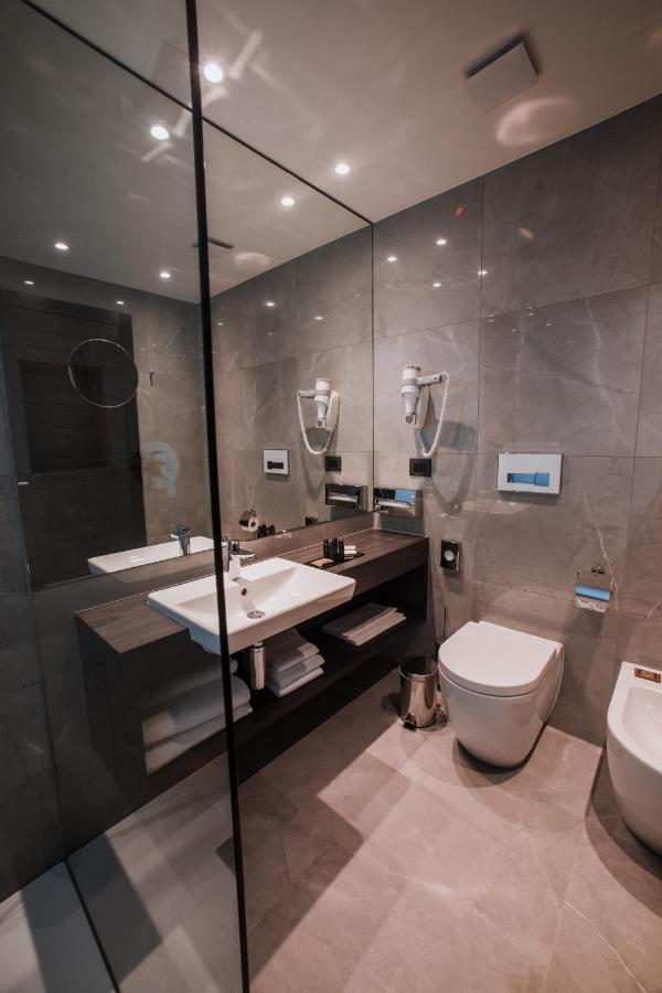 Deluxe Room Spa Access