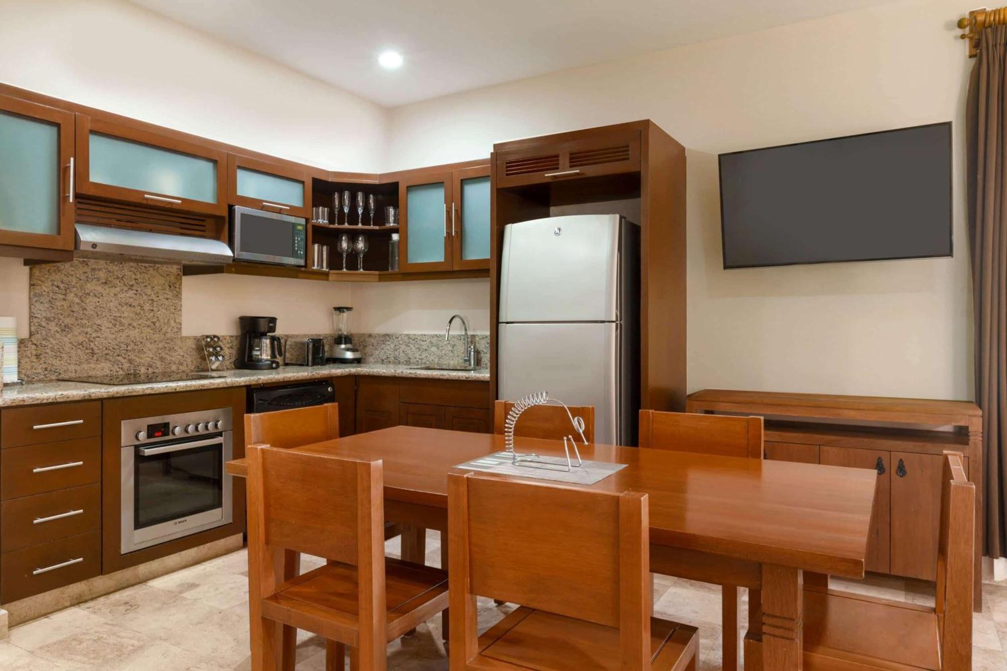 One-Bedroom Master King Suite Non-Smoking
