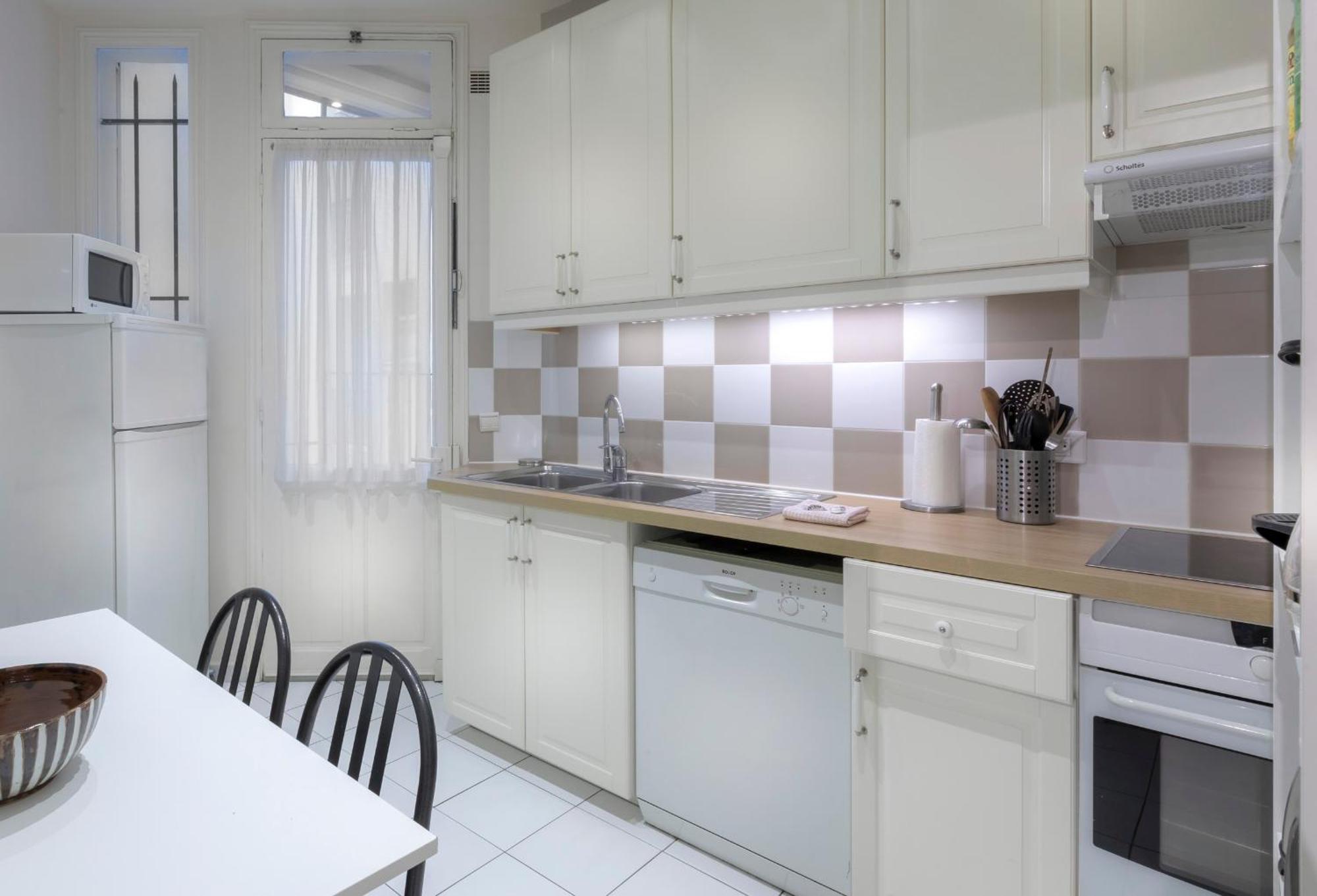 Superior Three-Bedroom Apartment