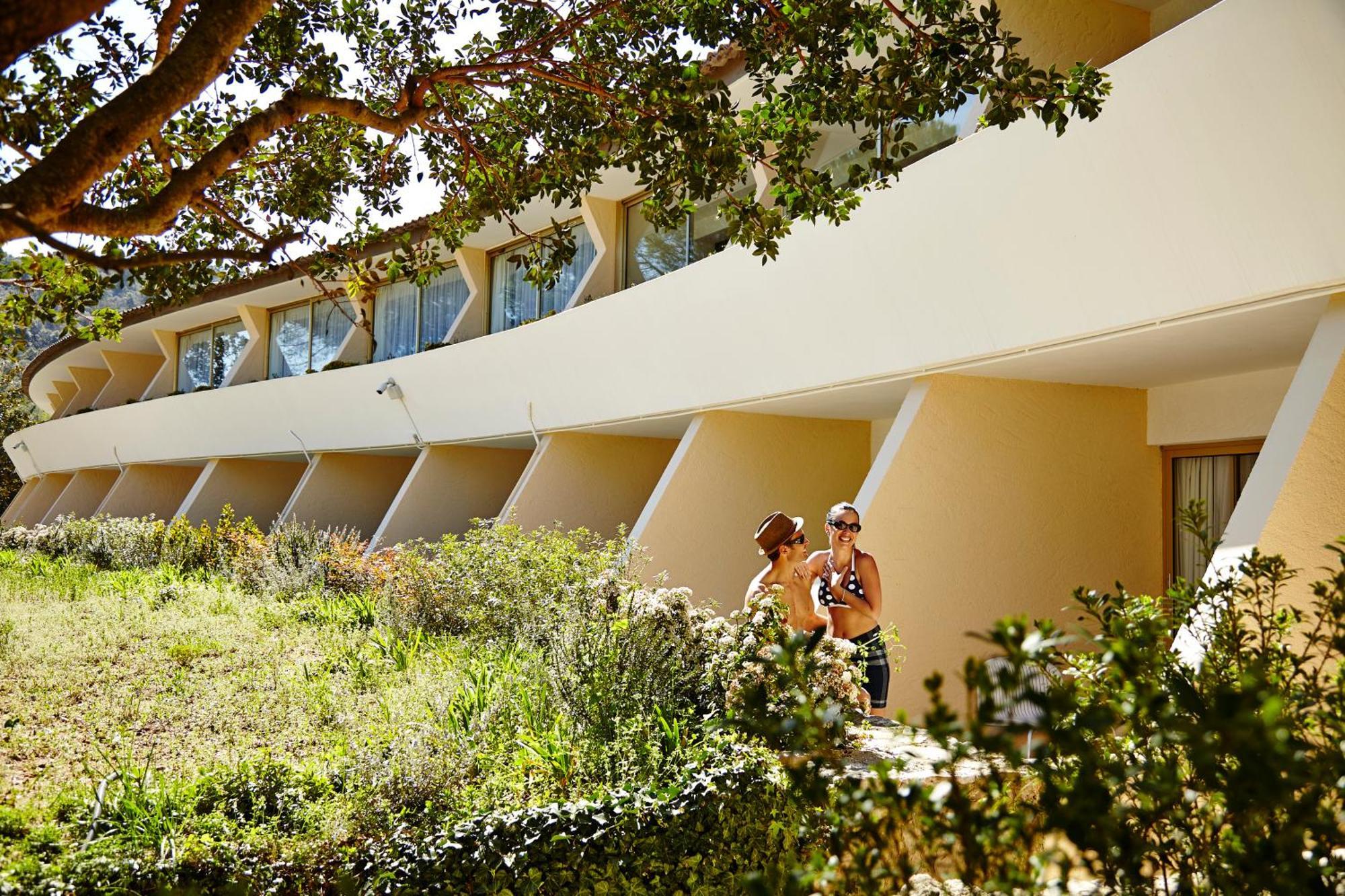 Superior Double Room Garden Level Terrace