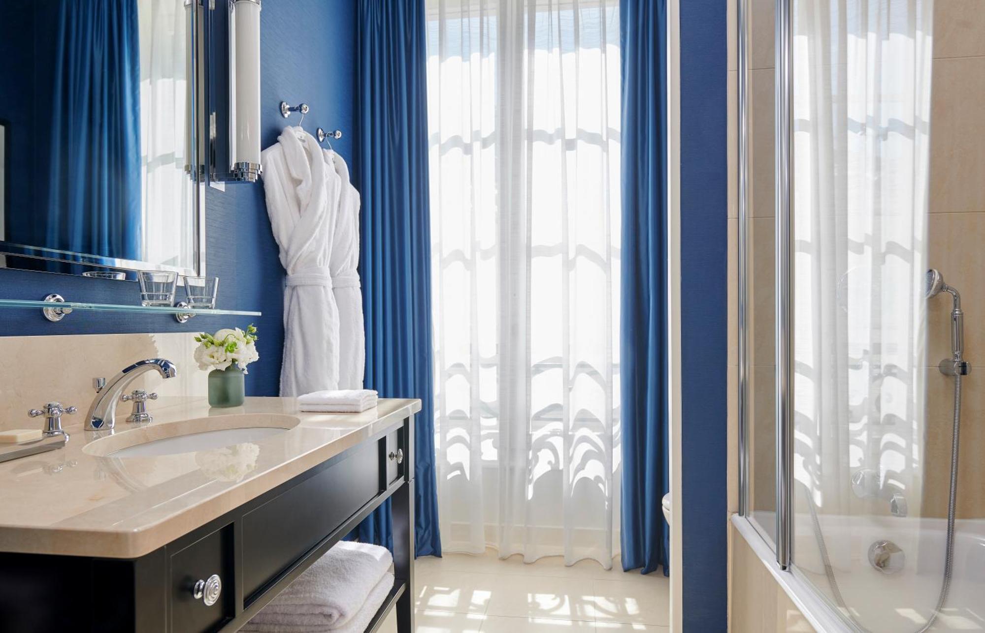 Quarto Clássico com Cama Queen-size e Acesso à Área VIP