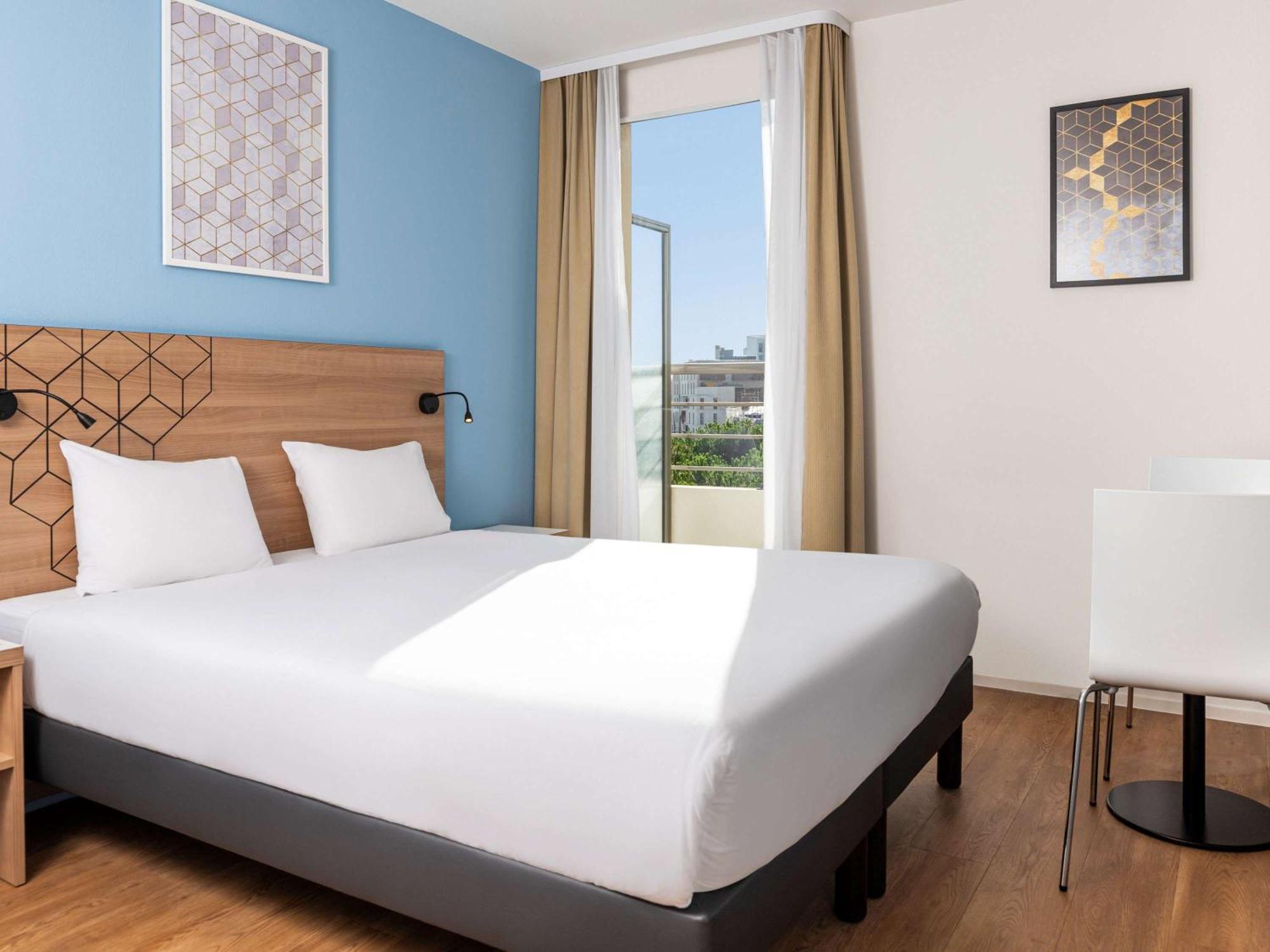 Studio Double Bed