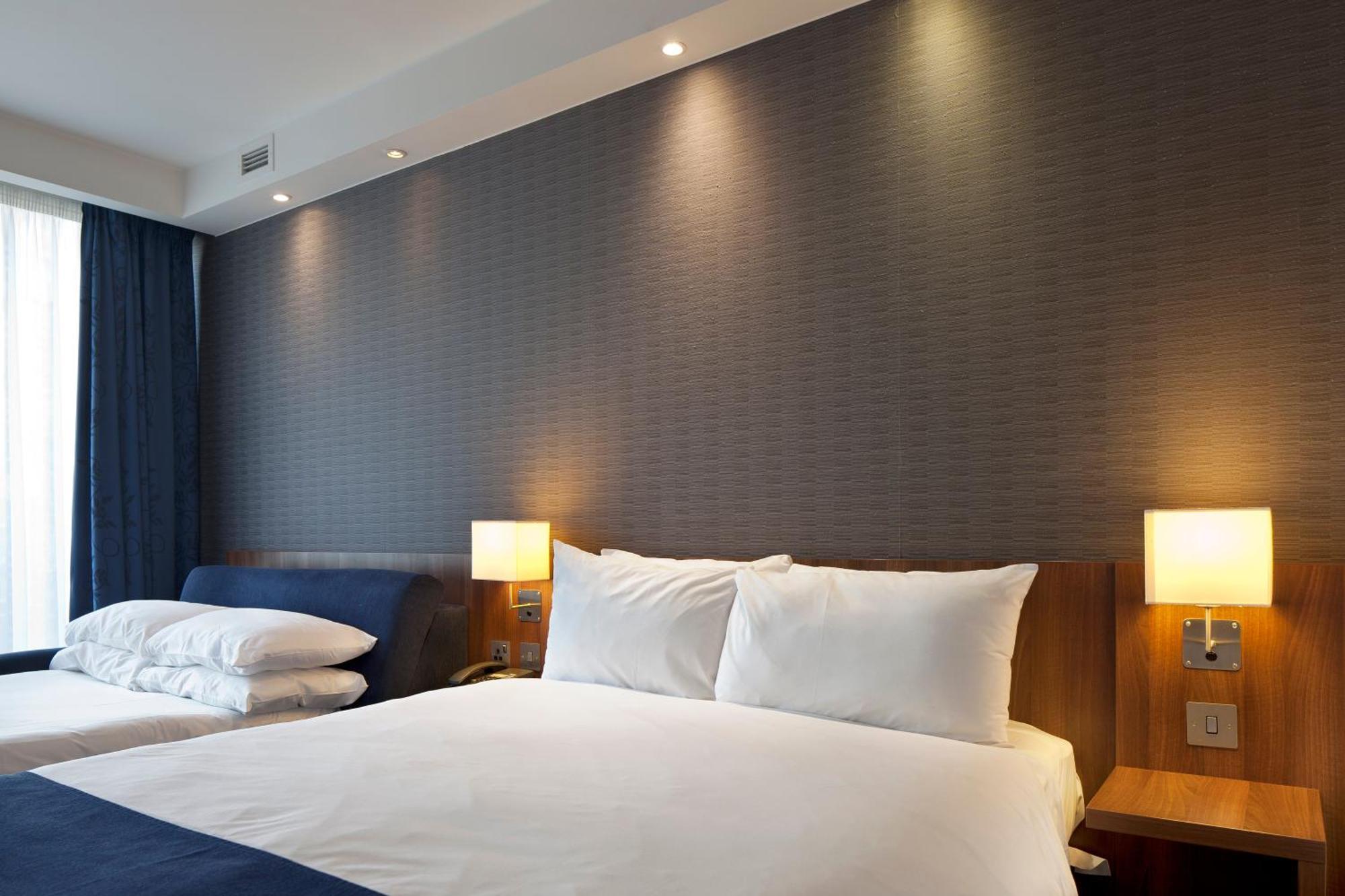 Standard Double Room Sofa Bed Hot