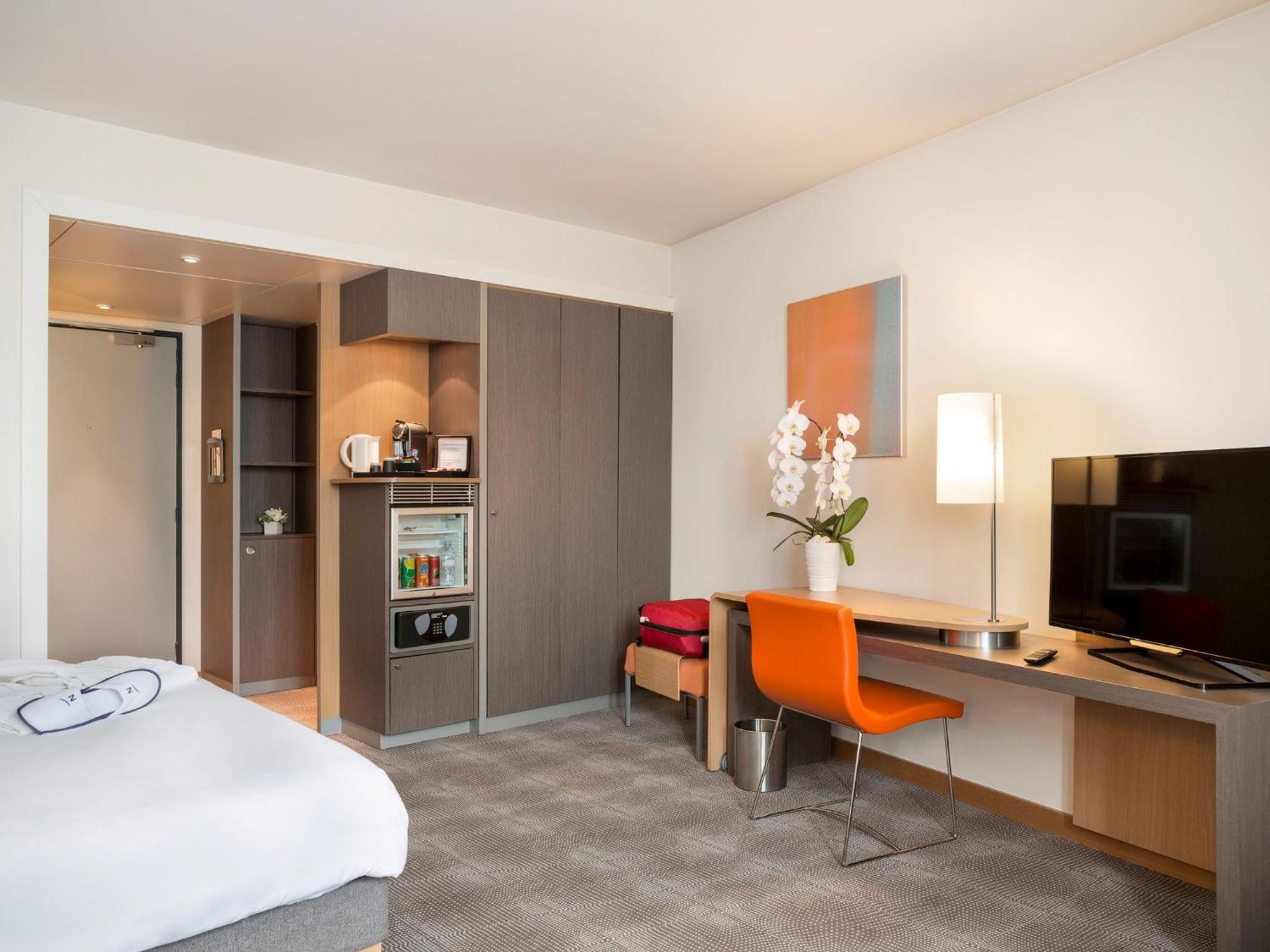 Executive Queen Room,1274046376:JPEG
