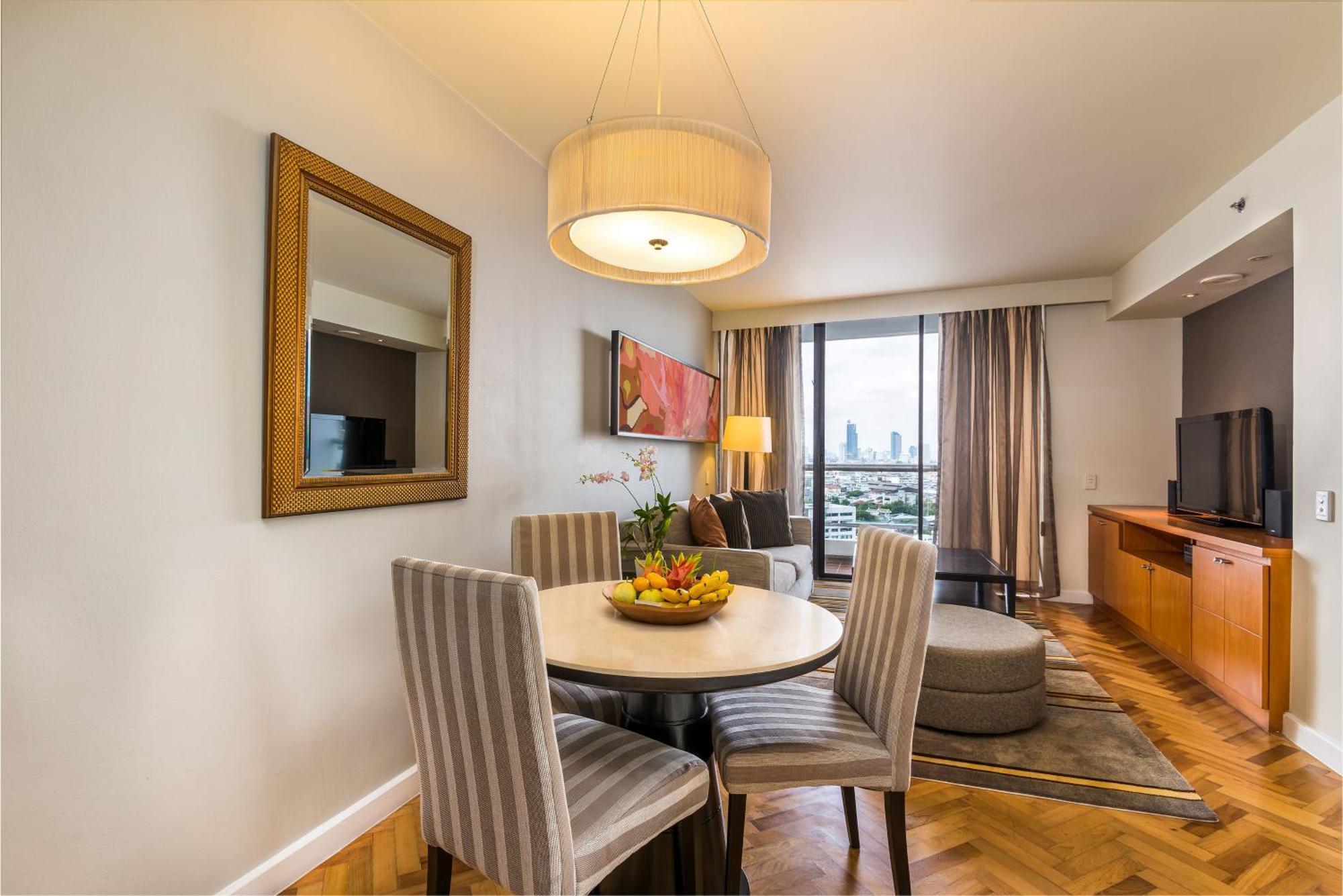 Deluxe One-Bedroom King