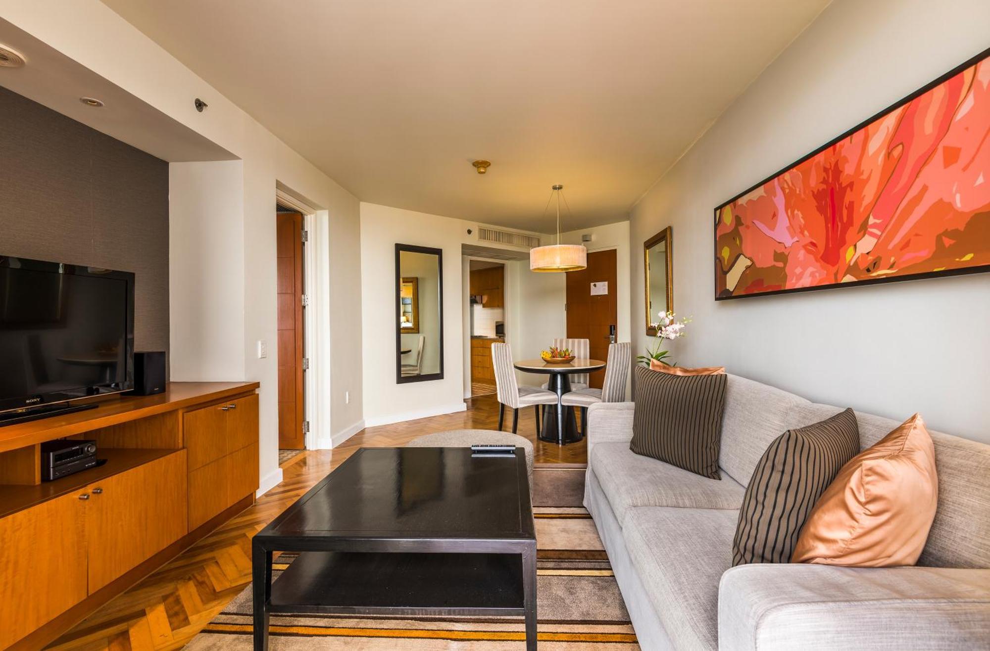 Deluxe One-Bedroom King