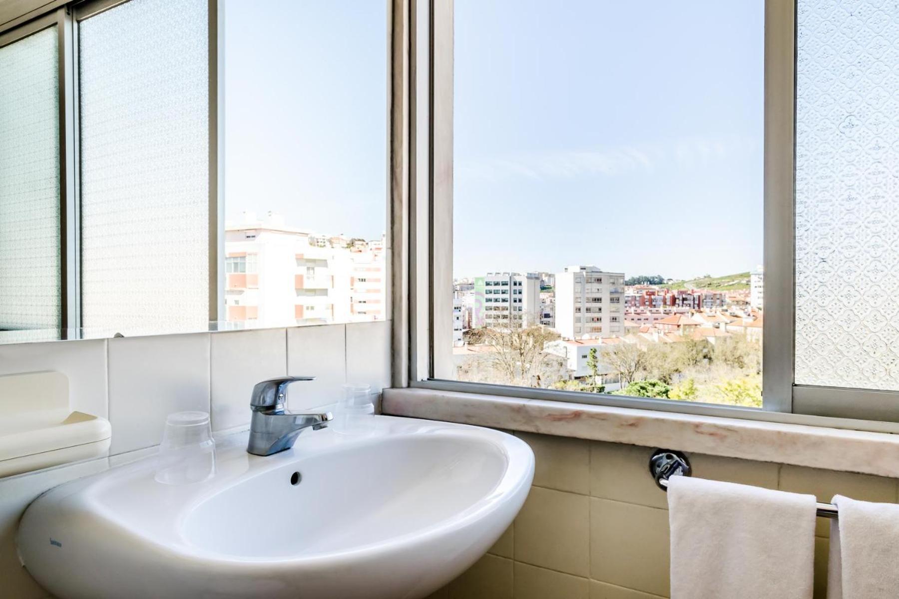 Double or Twin Room Private Bathroom