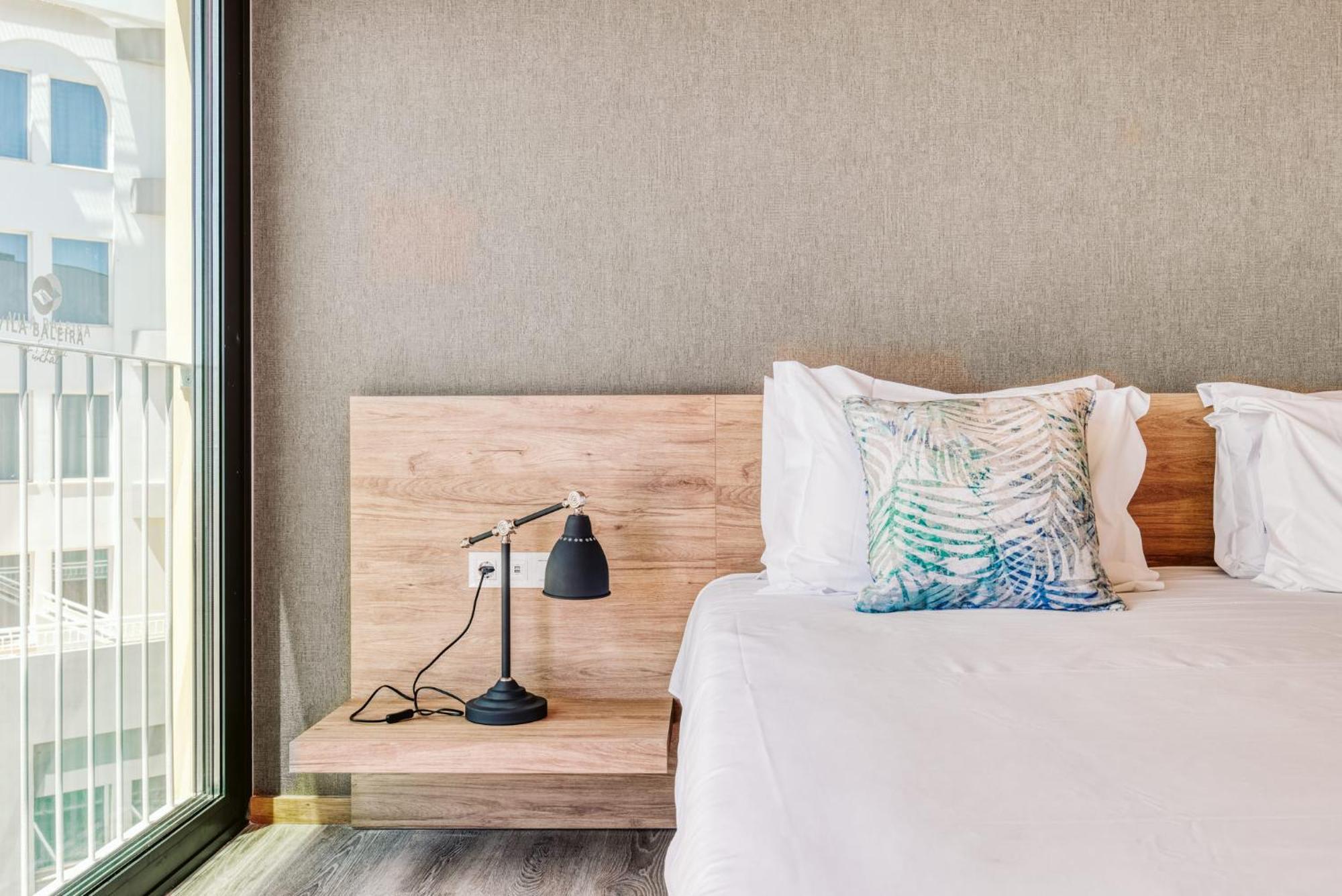 Deluxe Double Room,1274467456:JPEG