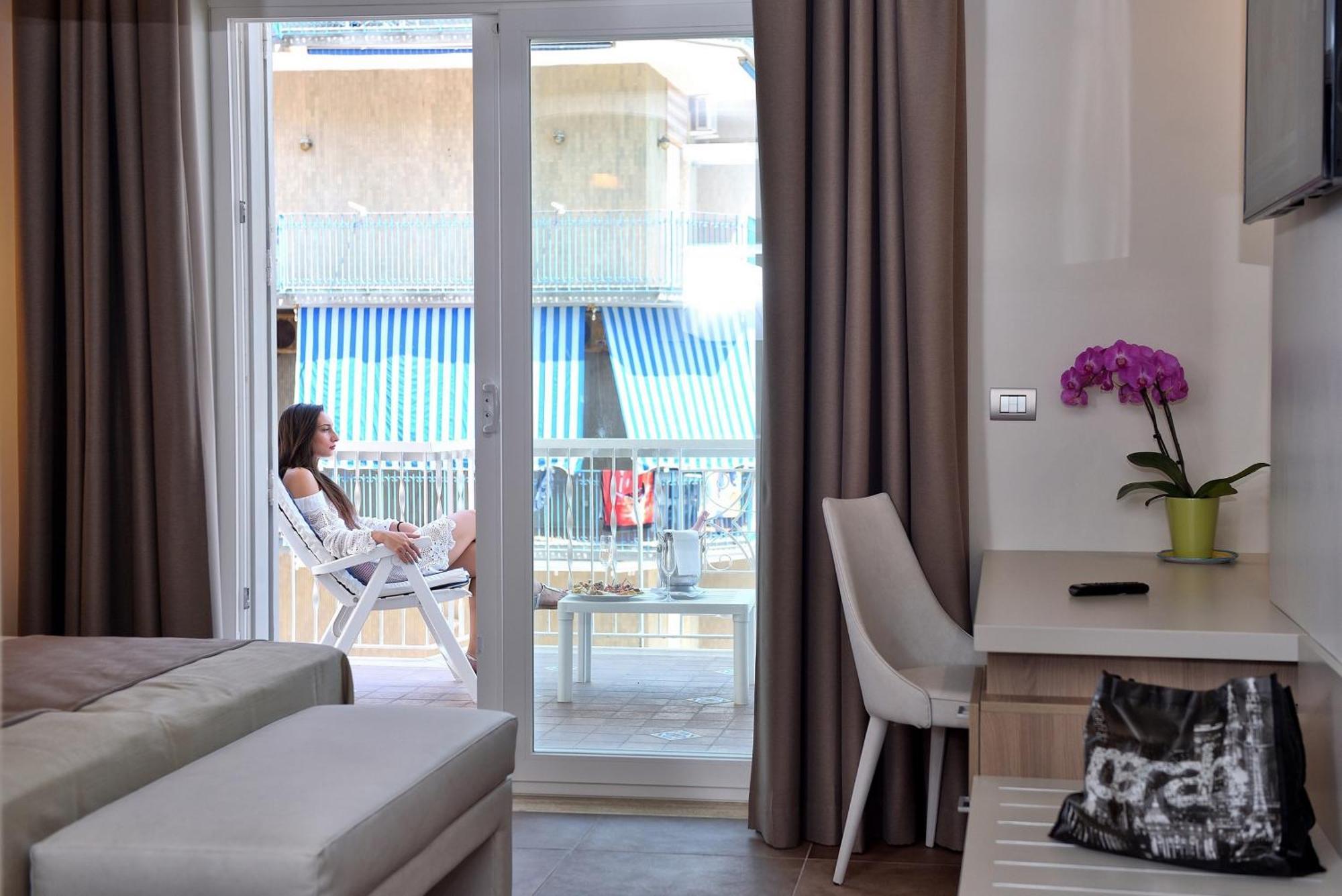 Deluxe Double or Twin Room Spa Bath