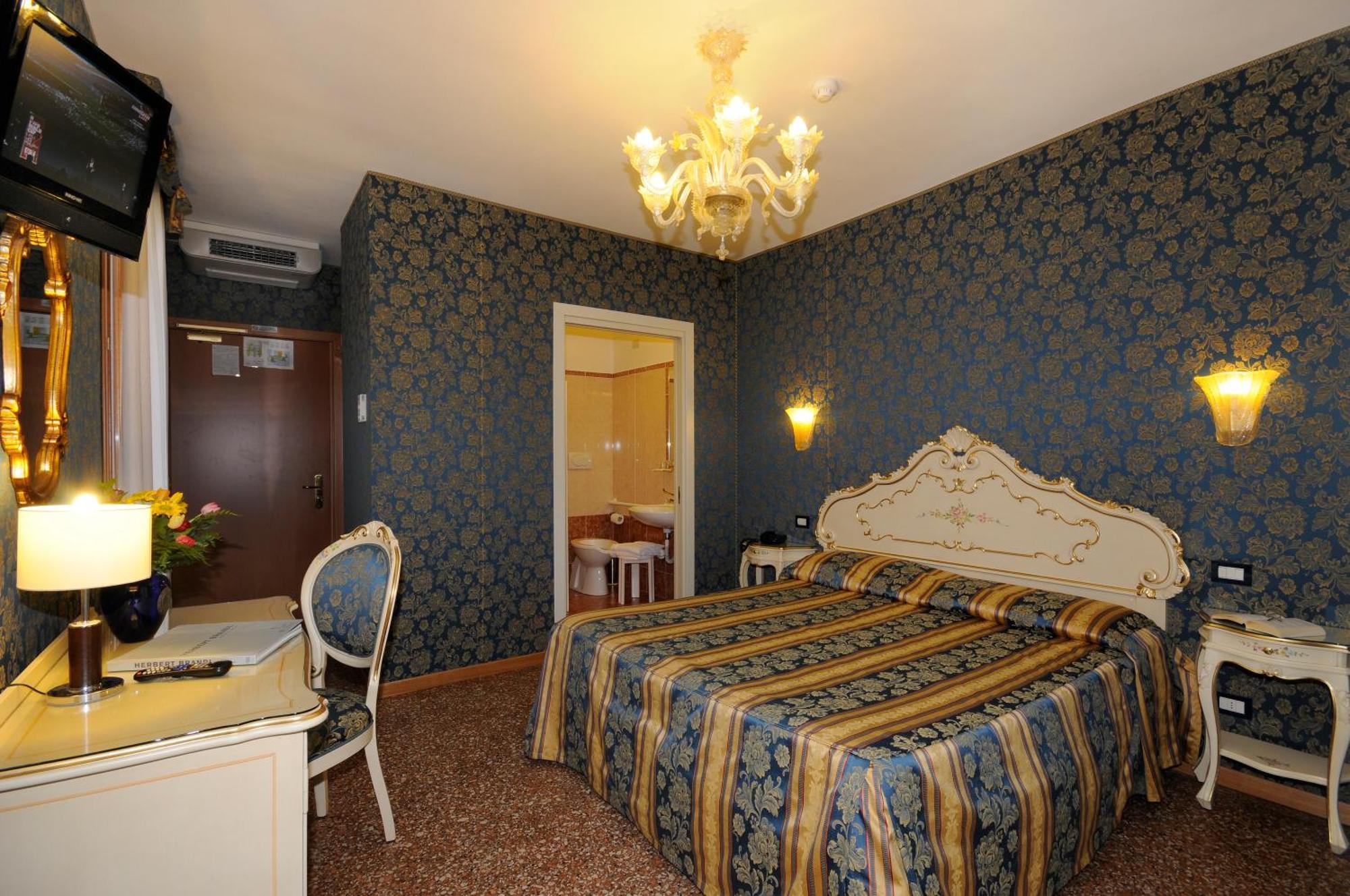 Deluxe Double or Twin Room Balcony