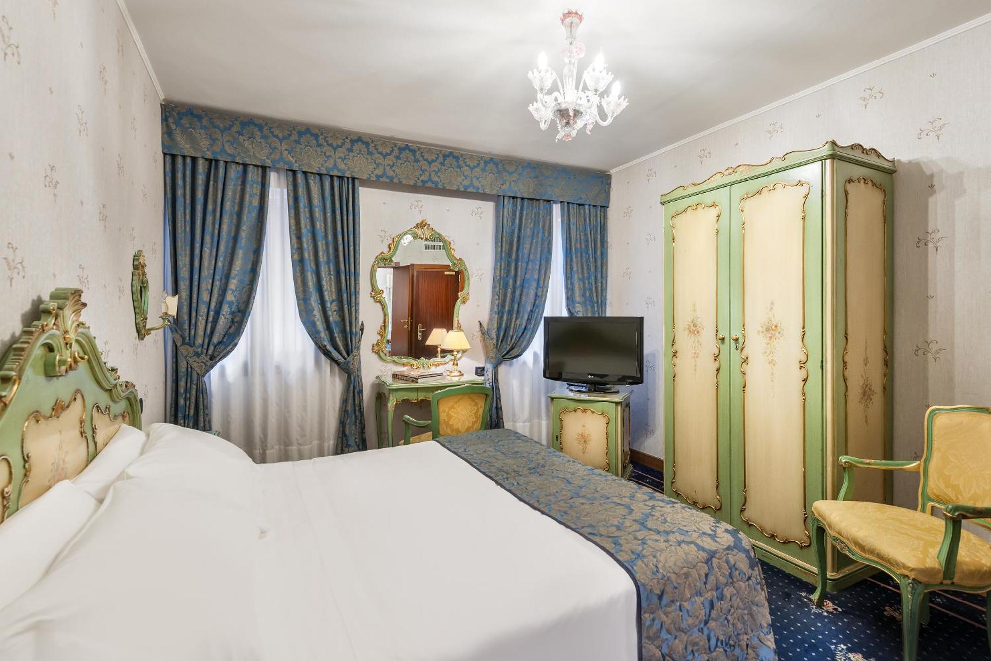 Classic Double or Twin Room,1706184699:JPEG